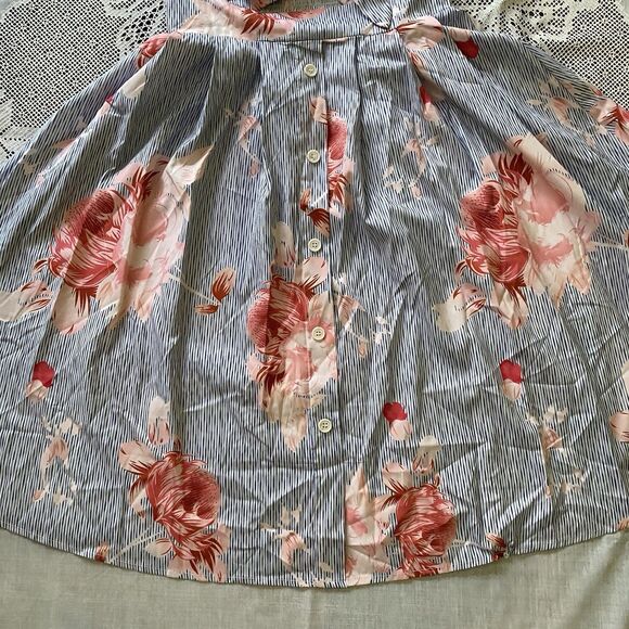 FancyInn Halter Dress Size M Mini Cutout Sleeveless White Blue Striped Floral - Picture 3 of 10